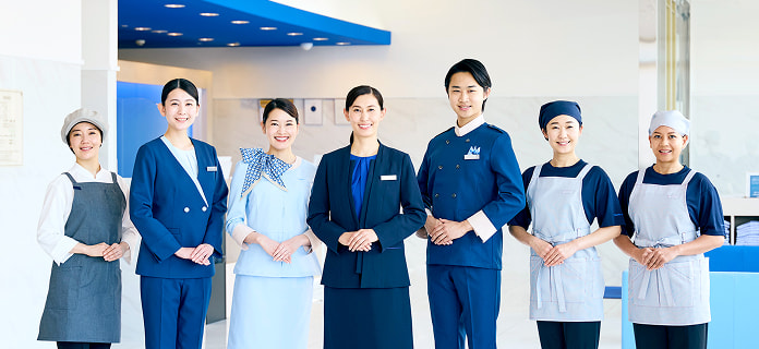 東横インのスタッフ7人の写真