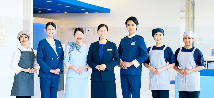 東横インのスタッフ7人の写真