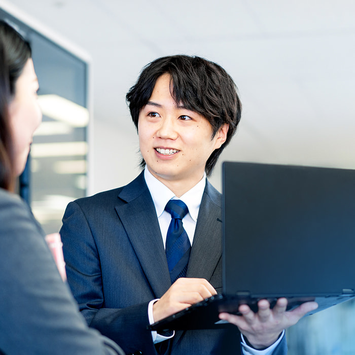 本社総合職の写真
