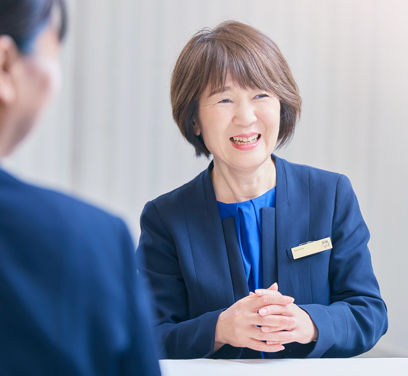 支配人同士で座談会をしている様子