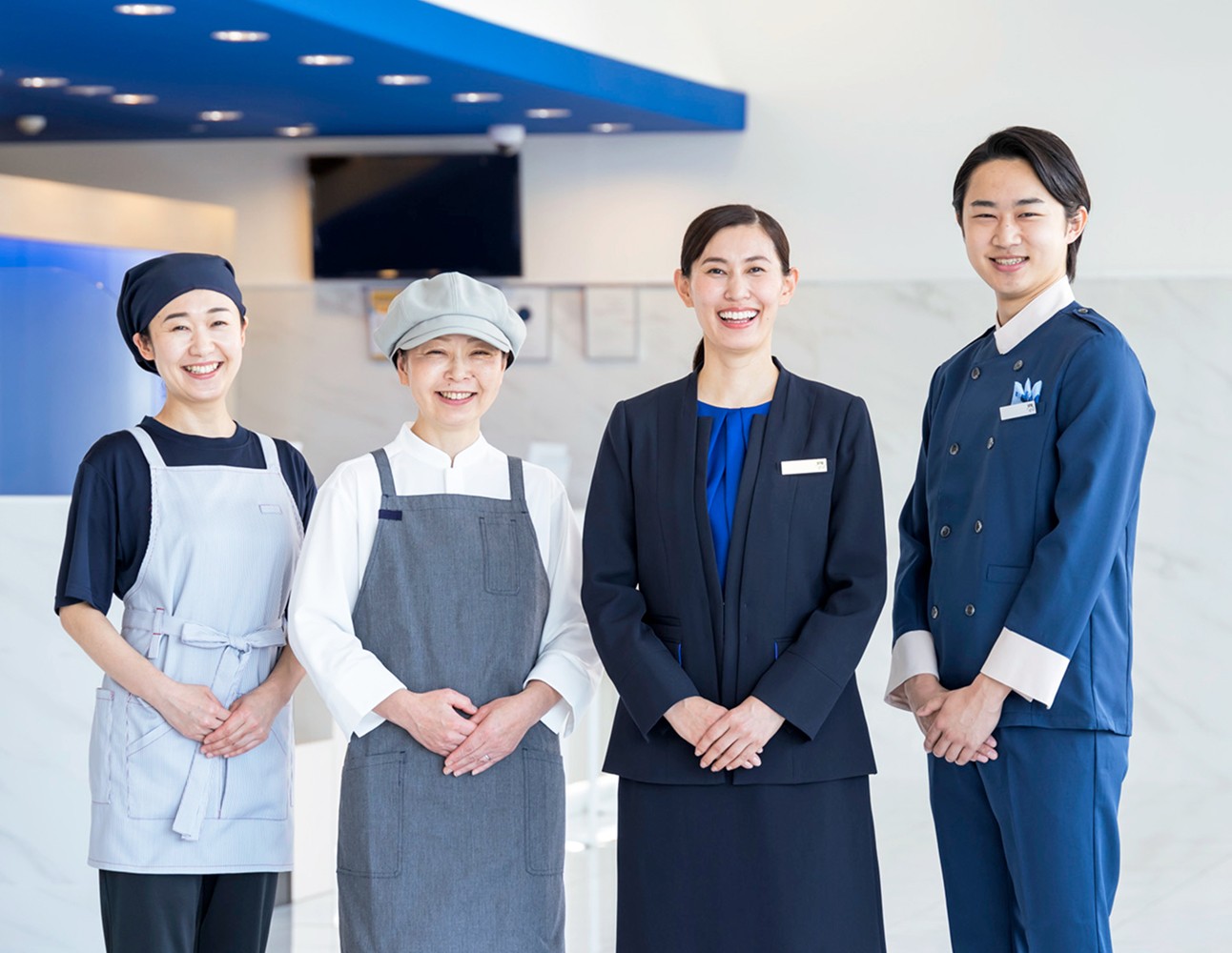 店舗のスタッフで座談会をしている様子