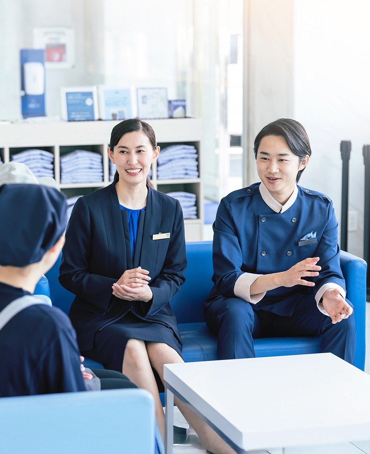 店舗スタッフでクロストークをしている様子