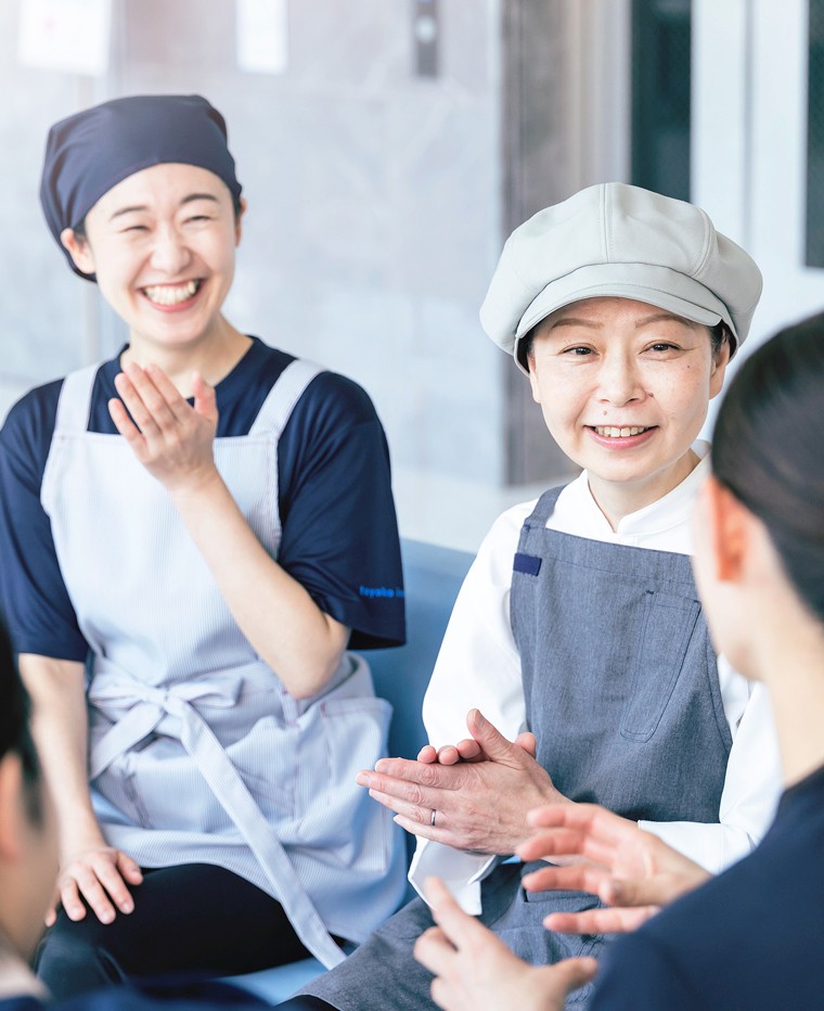 店舗スタッフでクロストークをしている様子